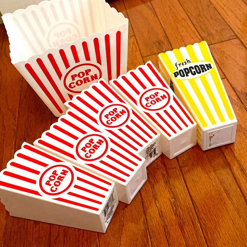 Popcorn containers. One large, five small. Only used once for a pajama 🎈 party